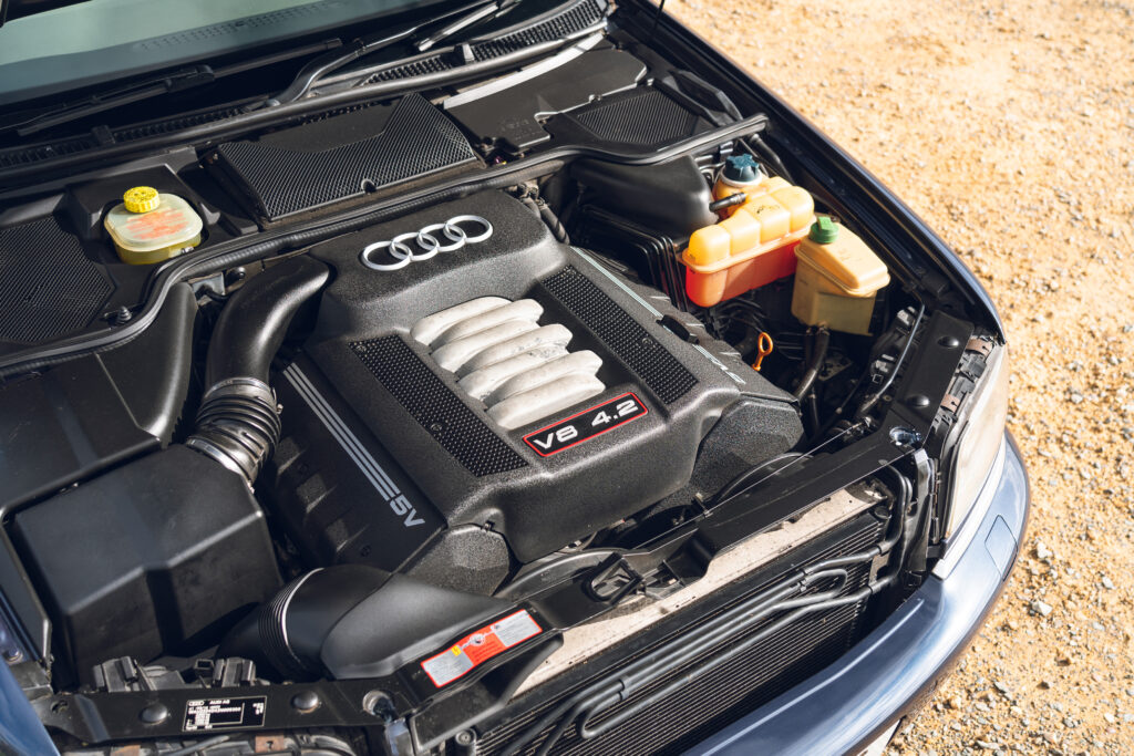 Audi S8 D2 engine