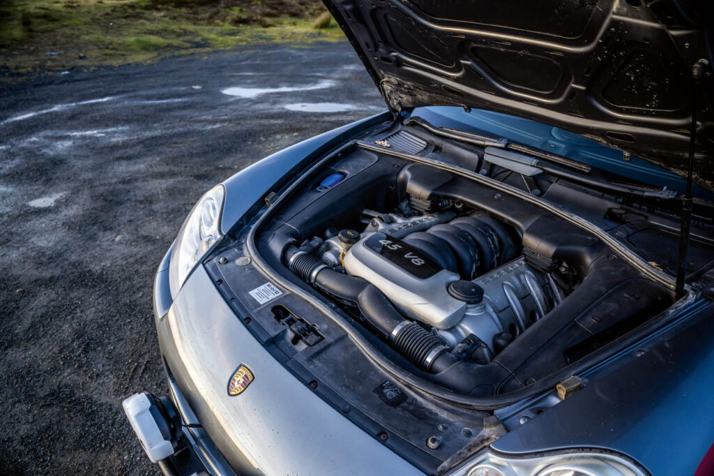 Porsche Cayenne S engine 