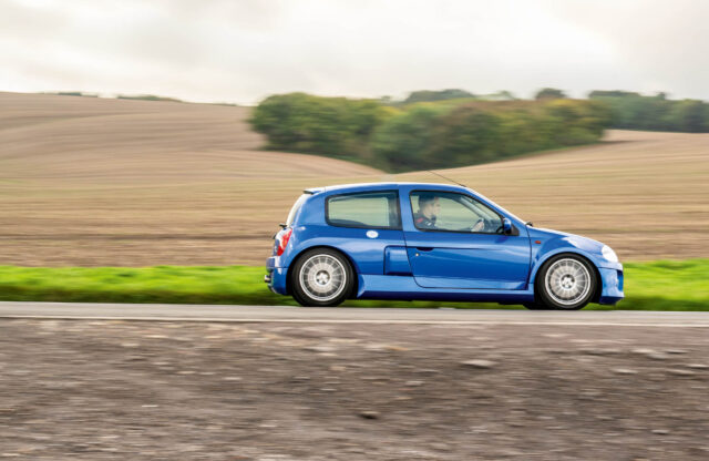 Renault Clio V6